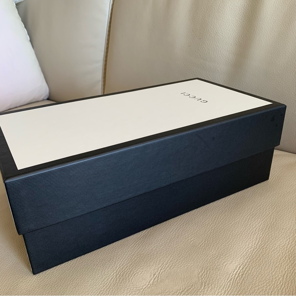 Authentic Gucci Empty Shoe Box Gift Box Black White Made in Italy w Tissue Paper - Picture 10 of 12